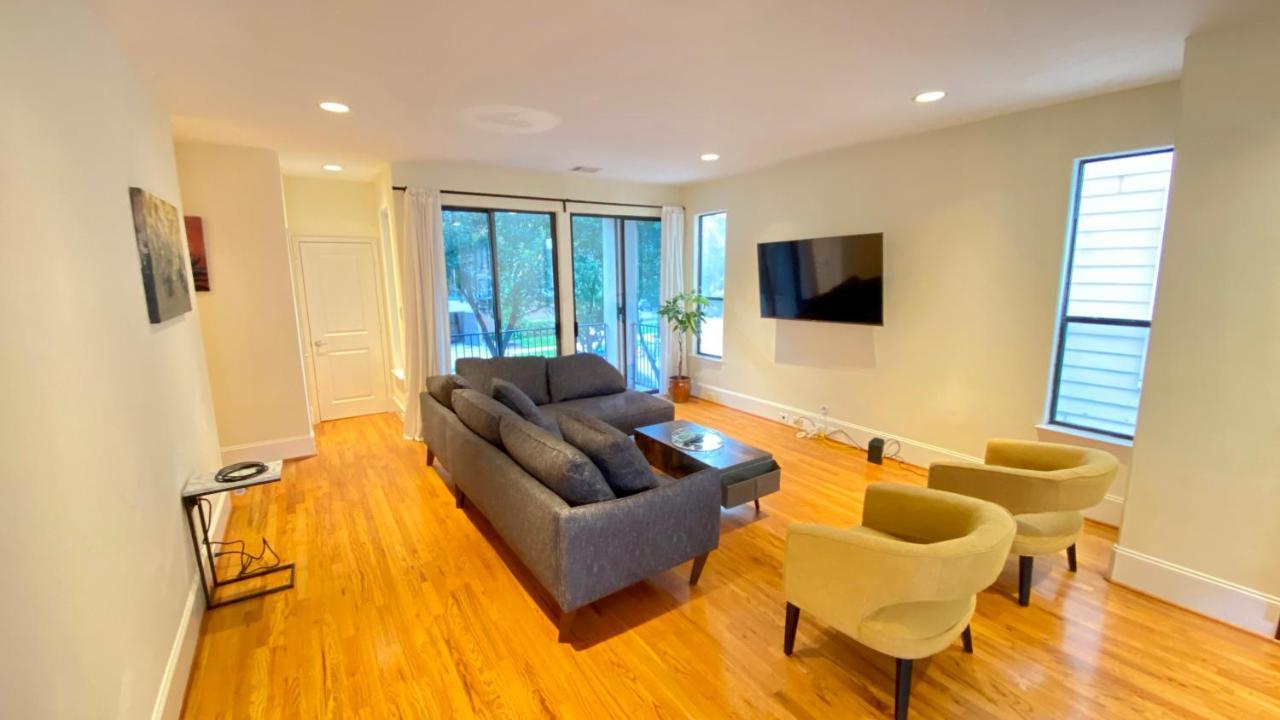 Luxury 4 Story In Downtown *
