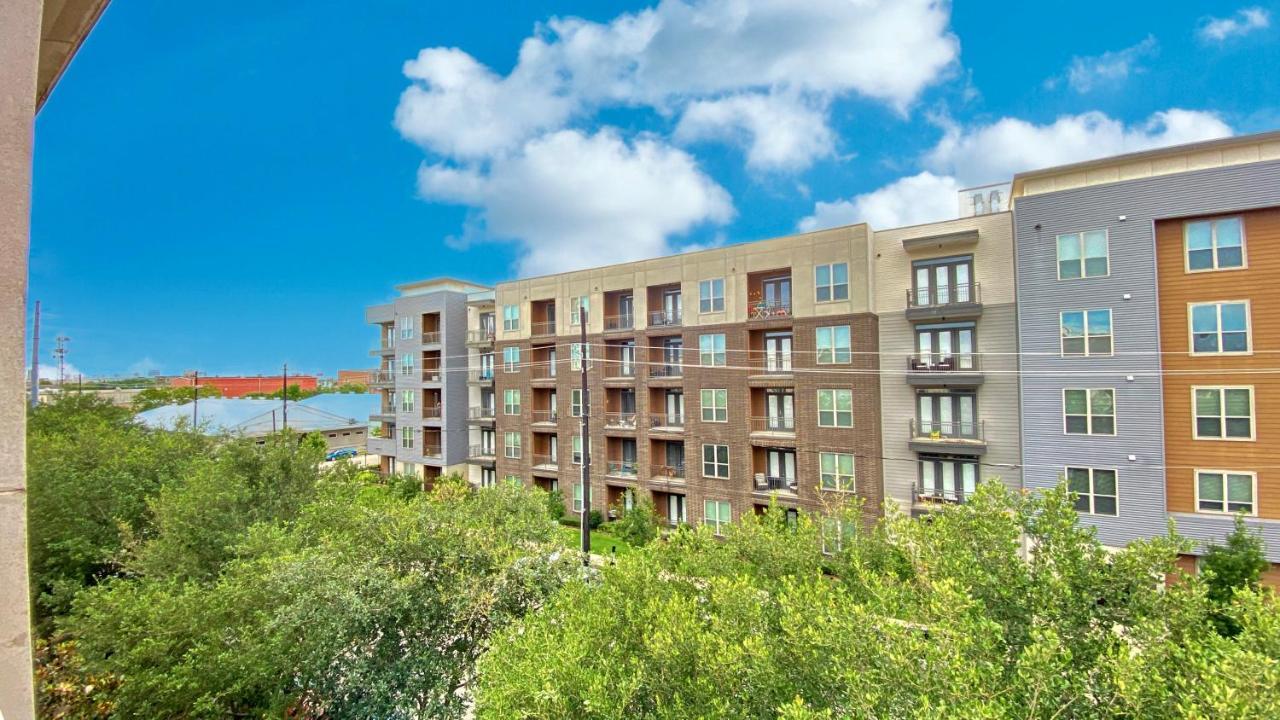 Luxury 4 Story In Downtown Houston